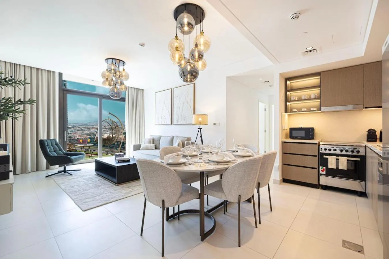 Modern Comfort - Views In Prime Downtown - 2Br 6 Guests Dubaj 0*,